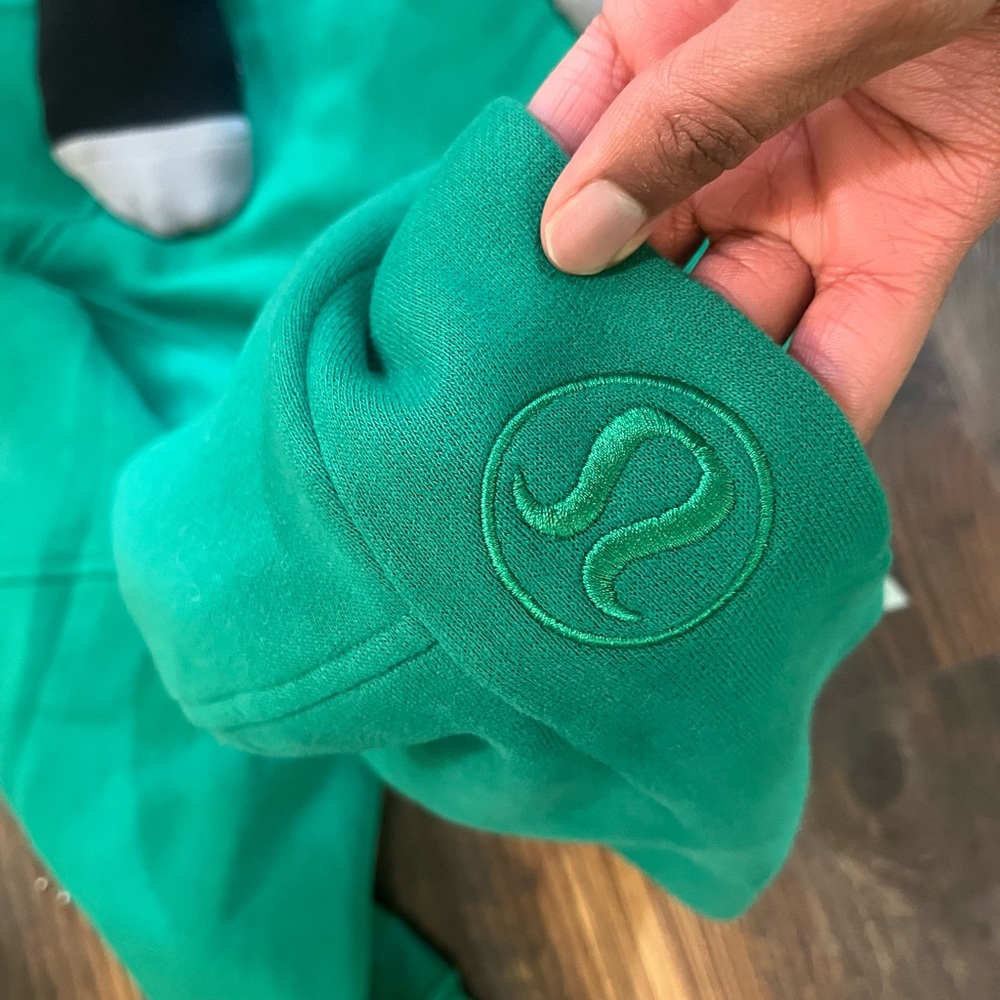 Lululemon women's oversized raceway green full zip cropped scuba hoodie - Picture 7 of 9